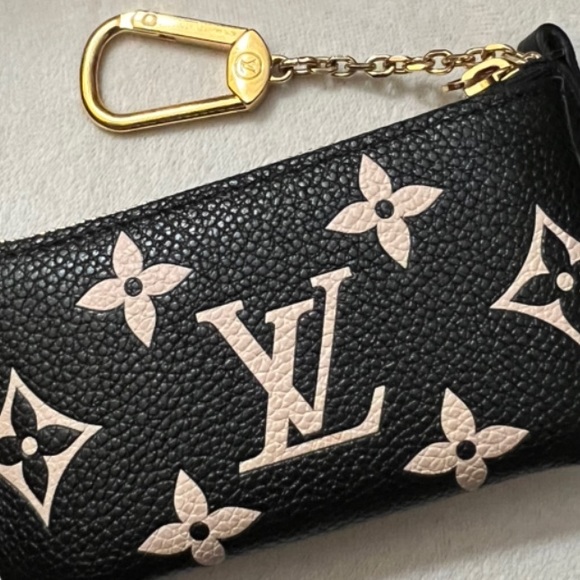 👑✅PRICE FIRM✅AUTHENTIC Louis Vuitton Empreinte Key Pouch - Picture 3 of 16